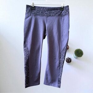Athleta Womens Purple Ultimate Stash Pocket Texture Paisley Capri Pilates Yoga L
